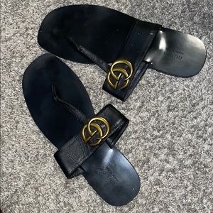 Gucci leather thong sandals